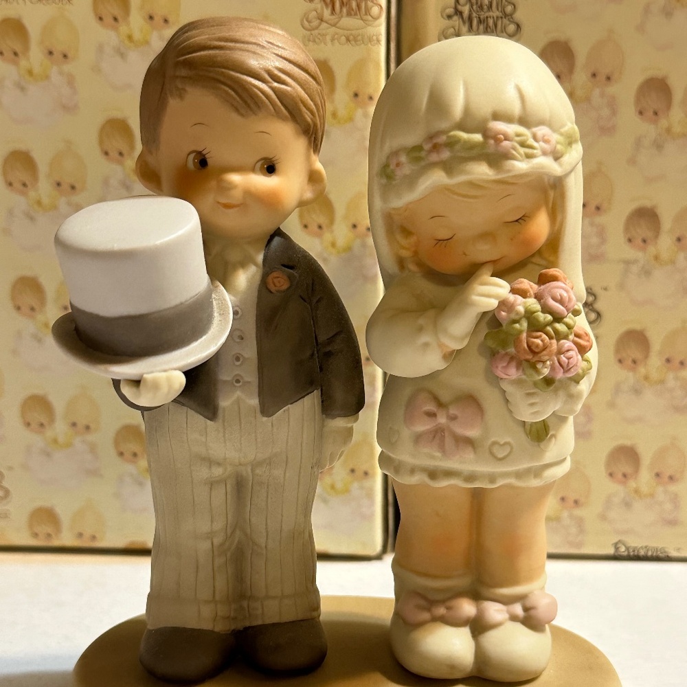 Precious moments, Here comes the bride and groom